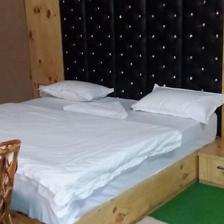 Jungle Resort Haldwāni Eksteriør billede